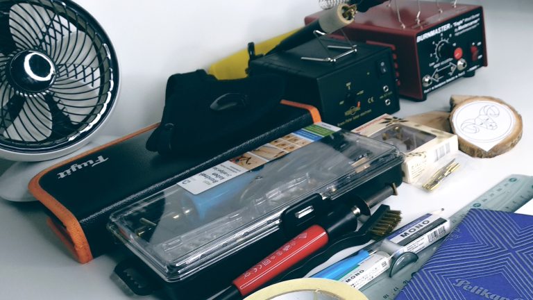 La boîte à outils en pyrogravure